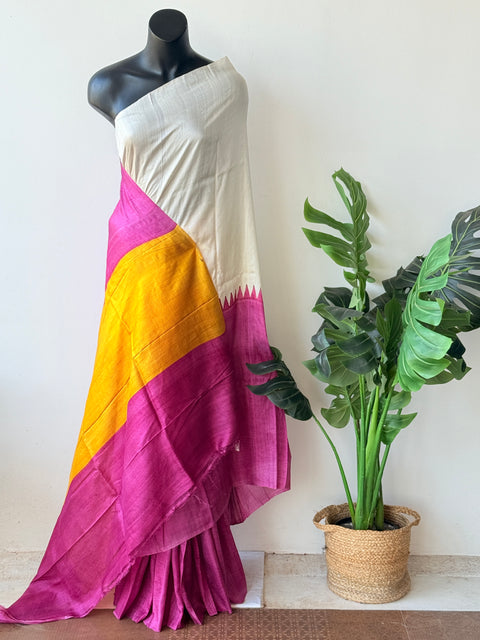 A small weaving defect Bhisnupuri silk saree