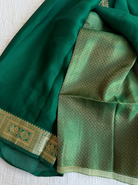Plain chiffon saree with blouse