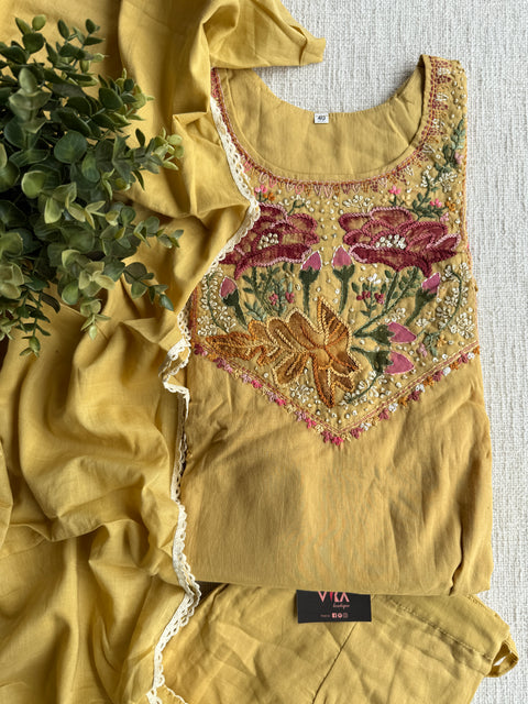 Neck emb pure cotton suit set
