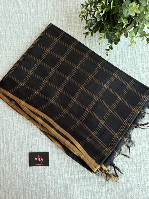 Checked Art silk saree with blouse