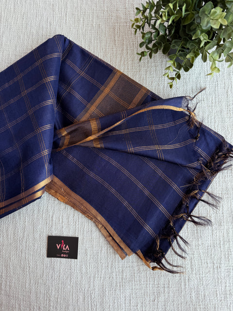 Checked Art silk saree with blouse