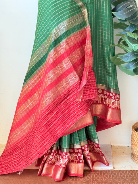 Zari checked crepe silk saree comes with blouse