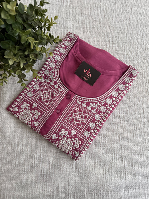 L size Embroidery Alpine nighty